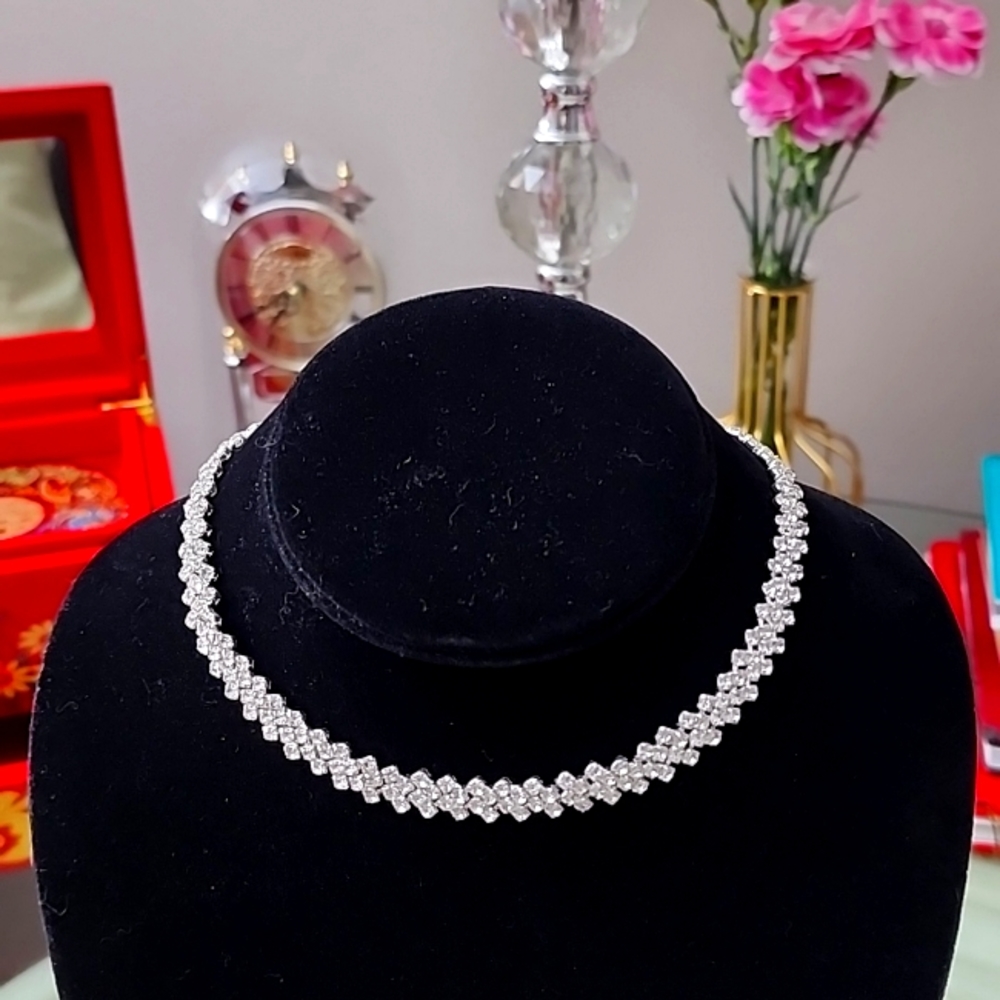 Vintage great quality Rhinestone chocker/necklace
